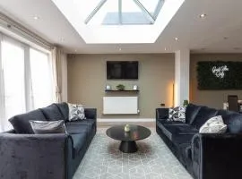 Brand New 5 Bed Home, Wolverhampton