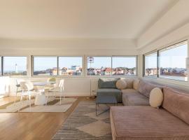 Duplex Panoramique avec vue sur l'océan et Jaccuzi，位于比亚里茨的酒店