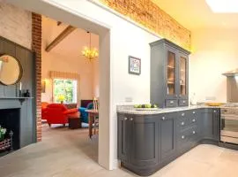 Luxurious rural retreat - Holt Coach House