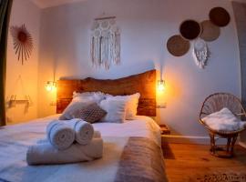 Maison du Bonheur, Chambre Cocooon，位于Le Pin的住宿