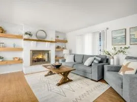 Star of the Sea - Renovated home located in town & pet friendly!