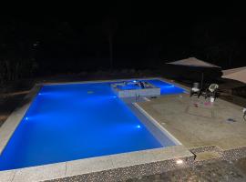 Hostería CASA SAN LUIS，位于明多的酒店