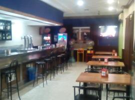 Hostal Gran Sol Vegas Bajas，位于卡尔萨达镇的酒店