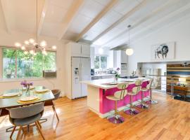 12 Mi to Denver Home with Game Room in Wheat Ridge，位于麦岭的酒店