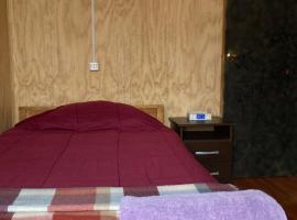 Ecosenderos，位于锡斯内斯港的酒店