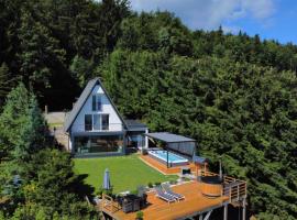 Panoramic view Cottage house - Heaven，位于霍茨科波霍尔耶的酒店
