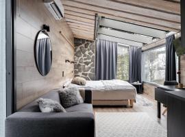 Private High Quality Lake View Suite at Himosranta，位于耶姆赛的酒店