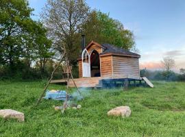 Lower Marsh Farm Glamping，位于索尔塔什的豪华帐篷