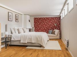 Large Home in Stockholm Archipelago，位于Stavsnäs的酒店