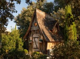 La Cabane F&eacute;erique Le Clos des Perles，位于图尔图的木屋