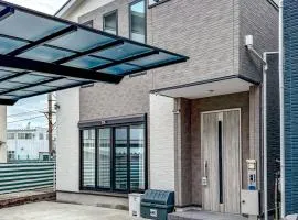 霜月simotsuki 最大10人 寝室3 無料駐車場2台分 24Hスーパー1 分 地下鉄心斎橋難波日本橋10分 最寄駅3分