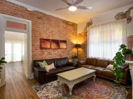 Hamilton Hideaway
