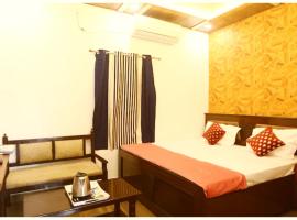 AYODHYA HOTEL Hanuman Jee near temple -Fully-air-conditioned hotel with Free wifi-facility, Best Hotel Inn Ayodhya，位于Ayodhya的酒店