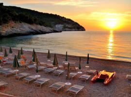 Pugnochiuso Resort Hotel del Faro，位于维耶斯泰的酒店