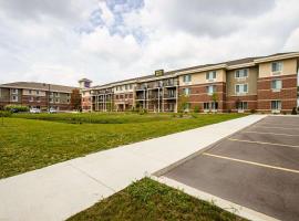 MainStay Suites Madison - Monona，位于麦迪逊的酒店