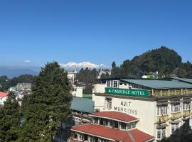Pineridge Hotel at Mall Road，位于大吉岭的酒店
