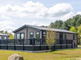 Tranquil Woodland Lodge Retreat in Lincolnshire