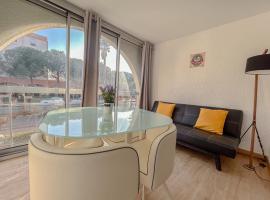 2 pièces apartement à Fréjus avec parking，位于弗雷瑞斯的酒店