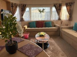 Skegness Butlins 8 Berth Caravan，位于斯凯格内斯的酒店