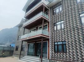 Hotel Iqbal，位于Kulan的酒店