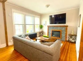The Rustic Home Albany NY - 3 Bedroom Private Second Floor Apartment