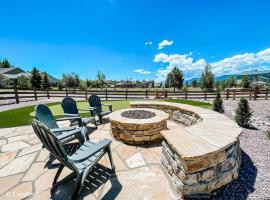 Falcon's Nest_hot tub_games_mins to USAFA and hiking，位于Monument的酒店