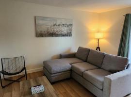 ENTIRE 2 BEDROOM APARTMENT by UW RESEARCH PARK - PS5，位于滑铁卢的酒店