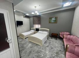 DUNYO Hotel，位于Jizzax的酒店