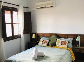 Hamlets Friends Rural House，位于Nuño Gómez的酒店