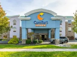 佩里斯堡康福特套房酒店
