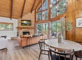 Cozy Owl Lodge, Central AC & Hea, Spa Tub & BBQ