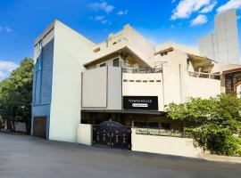 Super Townhouse Townvilla Guesthouse，位于Ameerpet的酒店