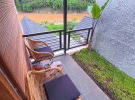 Briza La Barka Resort by Raminten，位于Moyudan的酒店