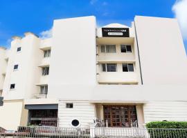 Super Townhouse Oak Vashi，位于Turambhe的酒店