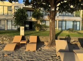 Subic Beach Haven Ph，位于Cubi Point NAS的酒店