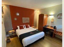 LOGIS Hôtel - Les Paturelles，位于Avesnelles的酒店