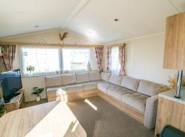 North Shore Skegness, 3 Bedroom 2 Bathroom Sleeps 8，位于斯凯格内斯的度假园