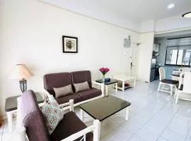 Costa Mahkota - 3 min to Mahkota, 4pax, 1car park