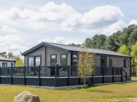 Ella Lodge