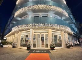 Hotel Centrale，位于利尼亚诺萨比亚多罗的酒店