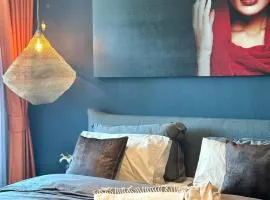 Peaceful Cozy Apt with Stunning View&Full Kitchen