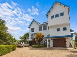 Casa Corazón @ Eddie beach