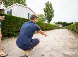 Camping La Pointe Saint-Gildas - Maeva，位于普雷法艾伊的露营地