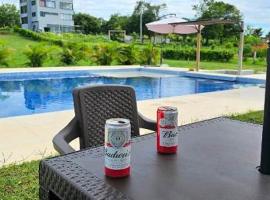 Casa de campo ICARO Tocaima，位于托凯马的酒店