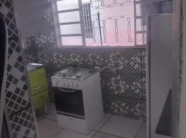 Kitnet mais suite no centro da cidade de caraguatatuba