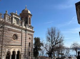 Catedrala Blue，位于康斯坦察的自助式住宿