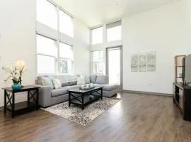 Charming 3 Bedroom Apartment With Pool Near San Diego Convention Center