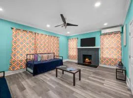 Quirky & Chic 3BR in Montrose - Perfect for Families & Groups