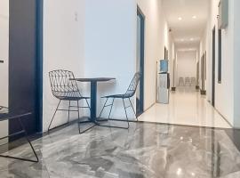 RedDoorz at Jalan Siliwangi Semarang，位于Kalibanteng-lor的酒店