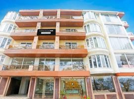 Townhouse Oak Dharamshala Near Maximus Mall，位于达兰萨拉的酒店